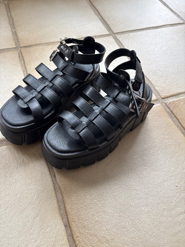 Skór svartir fylltir sandalar
