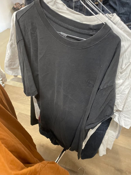 Levis bolur