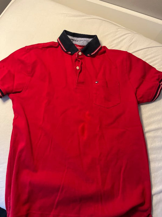 Stuttermabolur rauður. Tommy Hilfiger