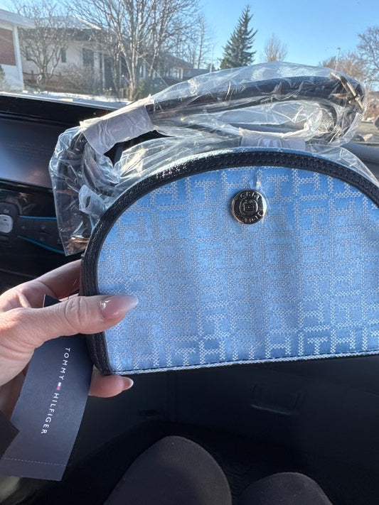 Tommy Hilfiger taska blá