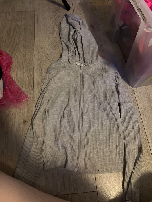 Grá stutt hettupeysa