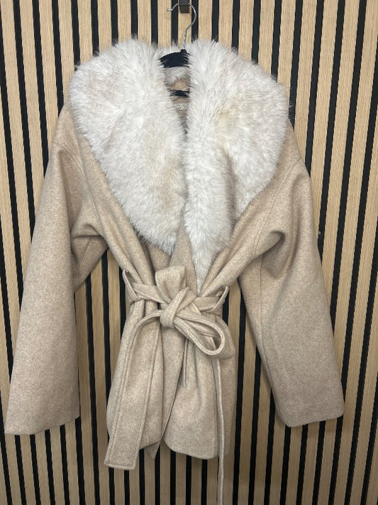 Gina tricot kápa