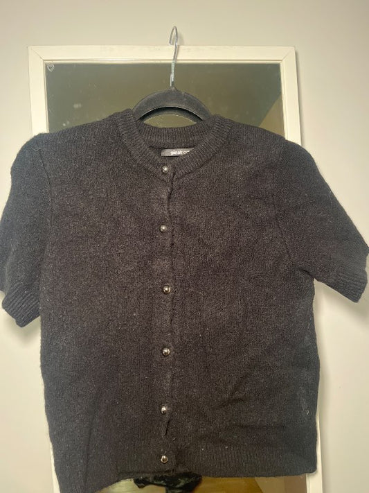 GinaTricot svört peysa