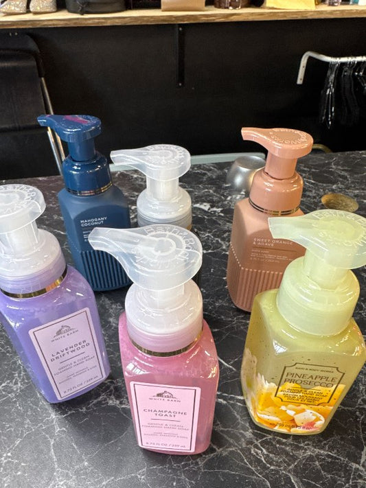 Bath and body handsápa