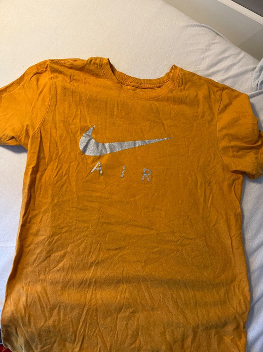 Stuttermabolur Nike. Appelsínugulur