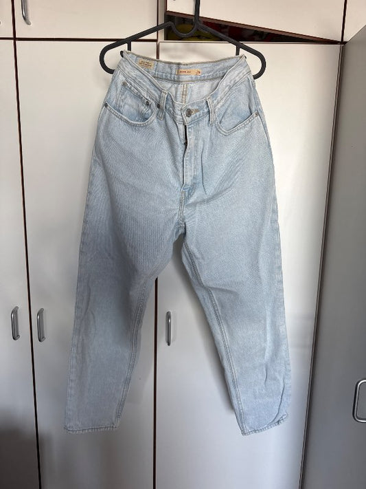 Levis 80s mom jean