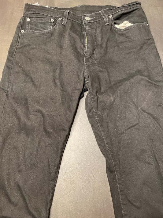 Levis buxur svartar