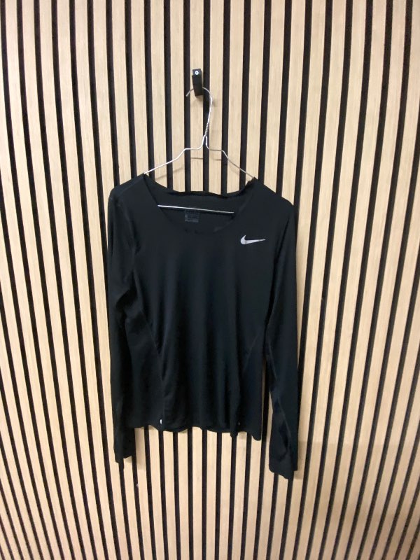 Nike íþróttabolur