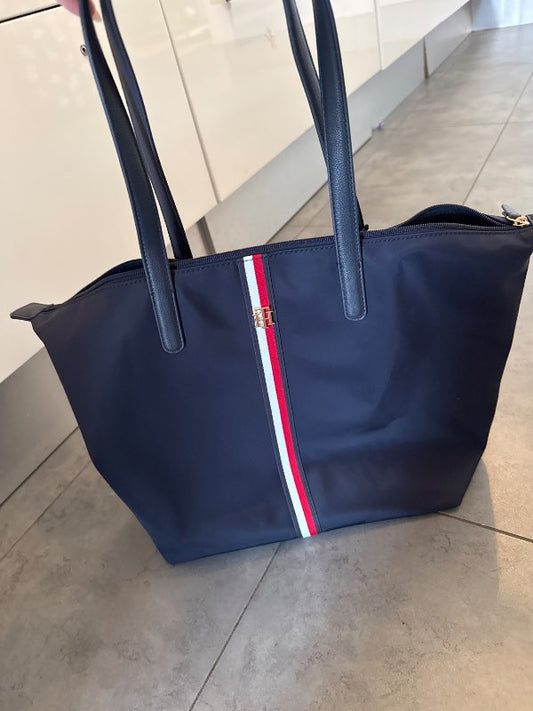 Tommy Hilfiger taska blá