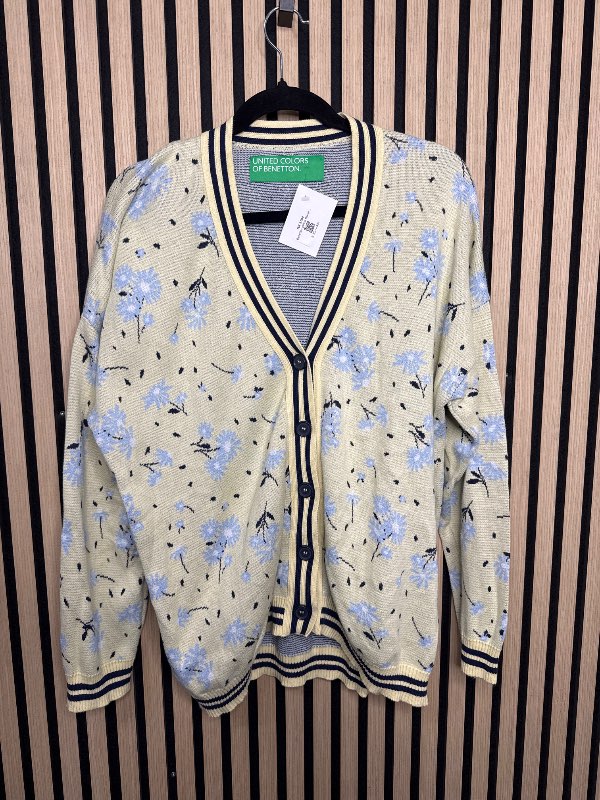 Benetton yellow flower sweater