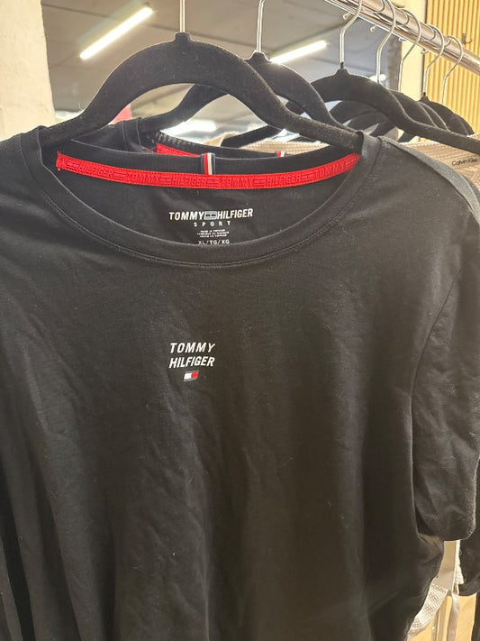 Tommy Hilfiger bolur