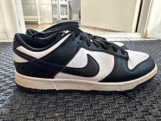 Nike dunks panda