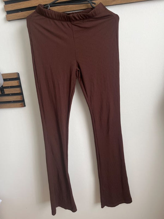 Buxur flare brúnar