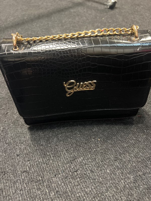 Guess taska svört