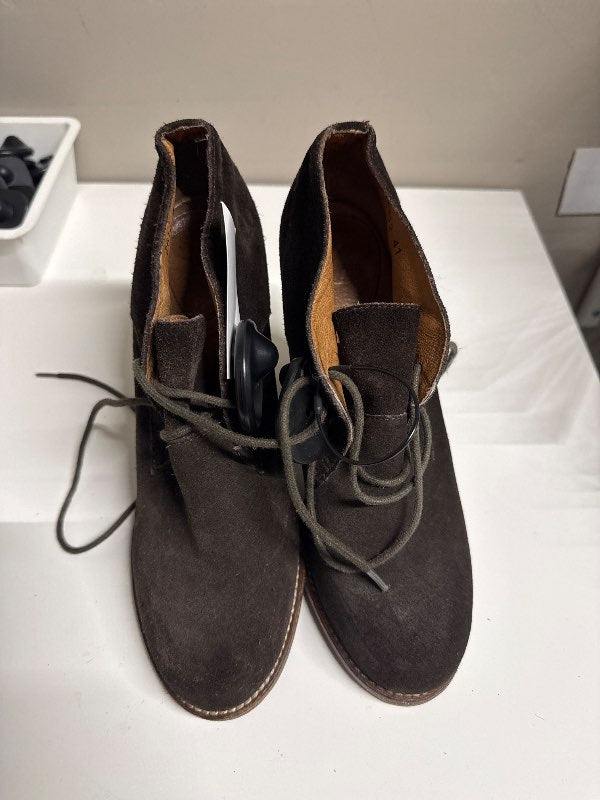 School leather brown boots