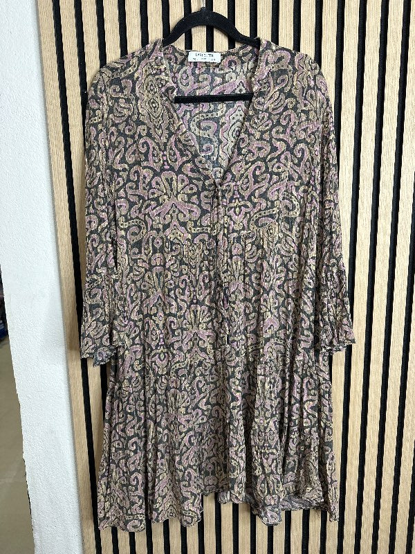 Kjóll m gullþráðum