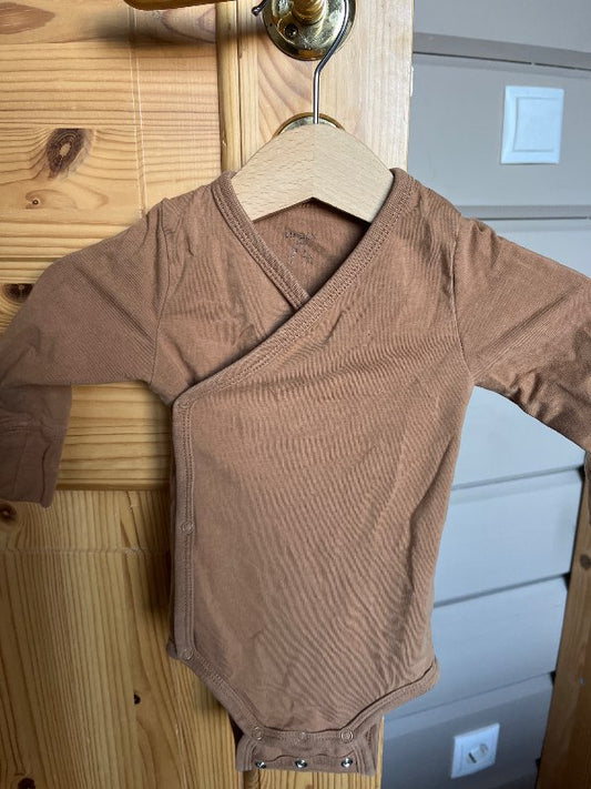 Brún lindex samfella