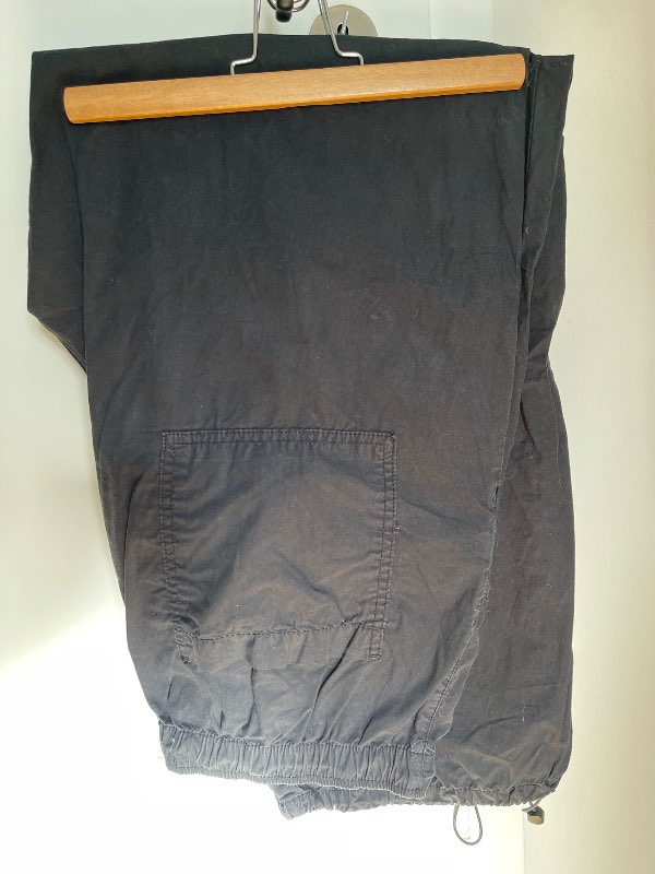 Svartar cargo buxur