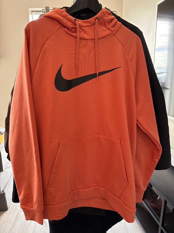 Hettupeysa  Nike