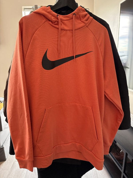 Hettupeysa  Nike