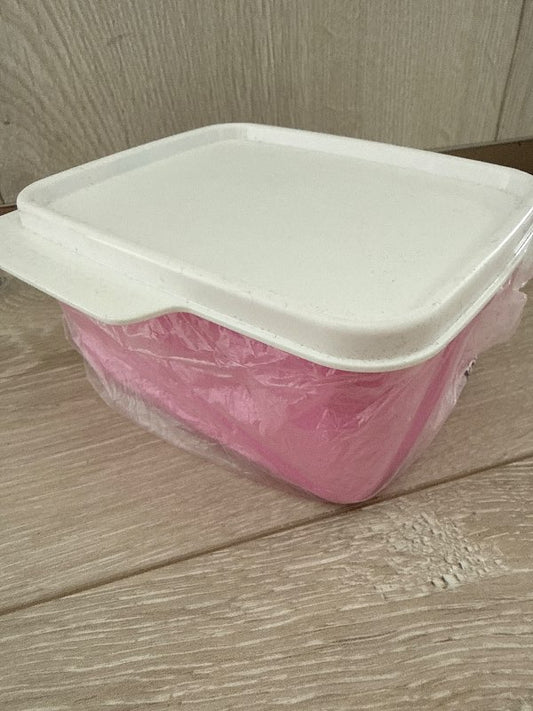 Tupperware box bleik