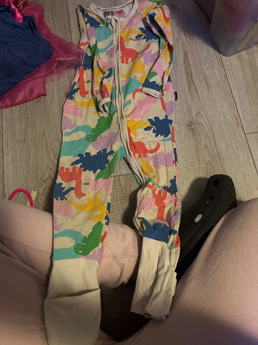 Risaeðlu náttgalli