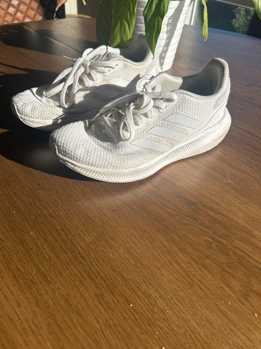 Adidas skór