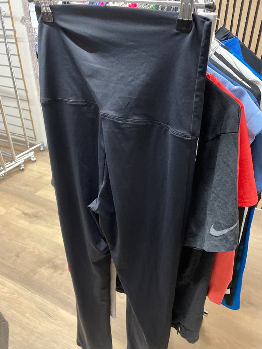 Svartar þröngar buxur