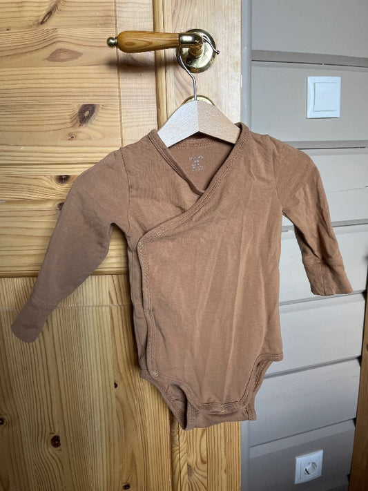 Brún lindex samfella