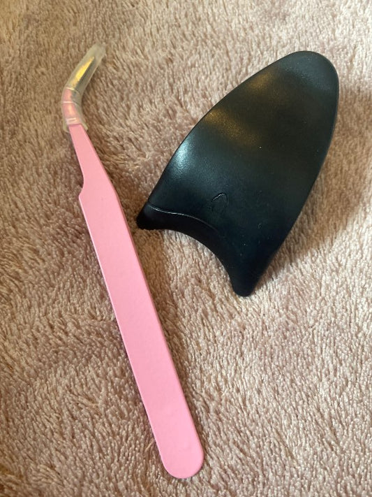 Tools for eyelashes DIY