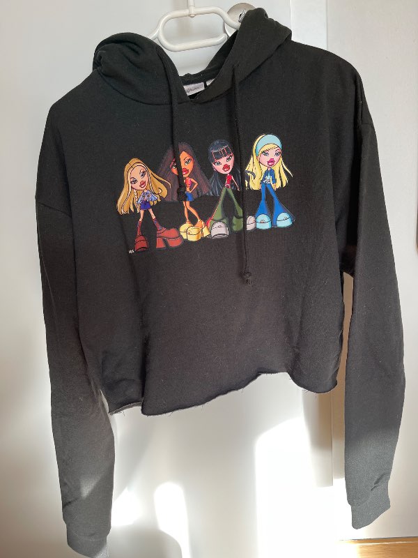 Svört Bratz hettupeysa