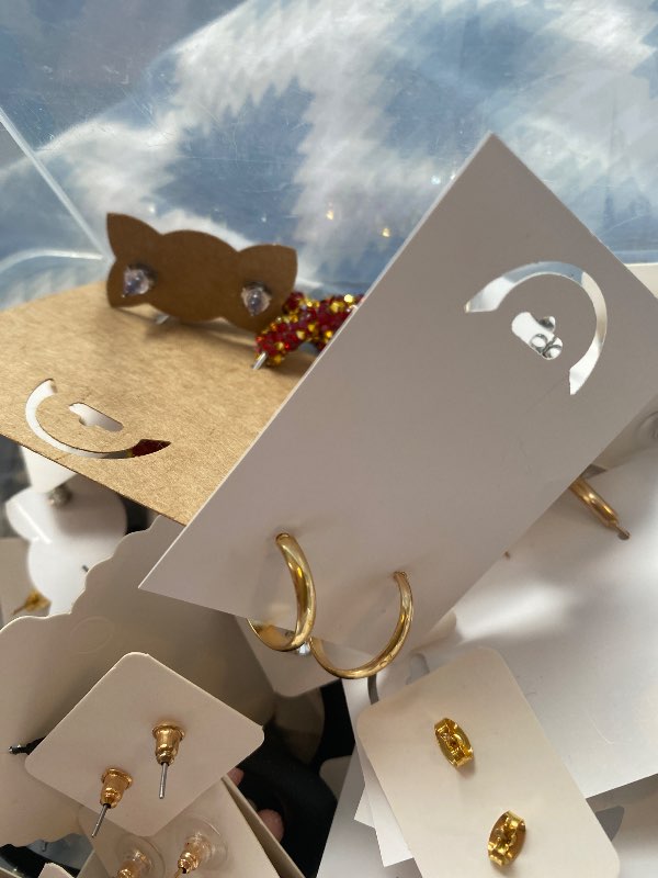 Nýjir eyrnalokkar margar teg..