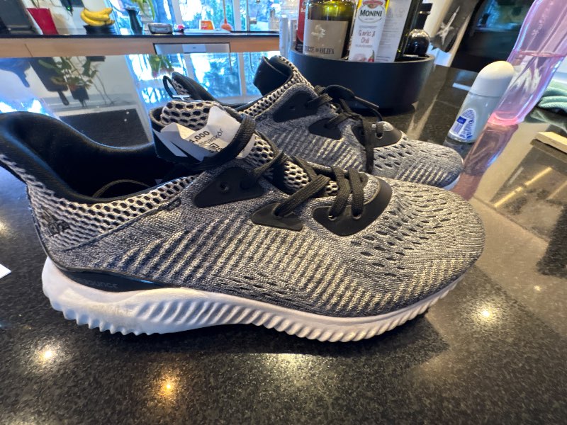 Adidas strigaskór
