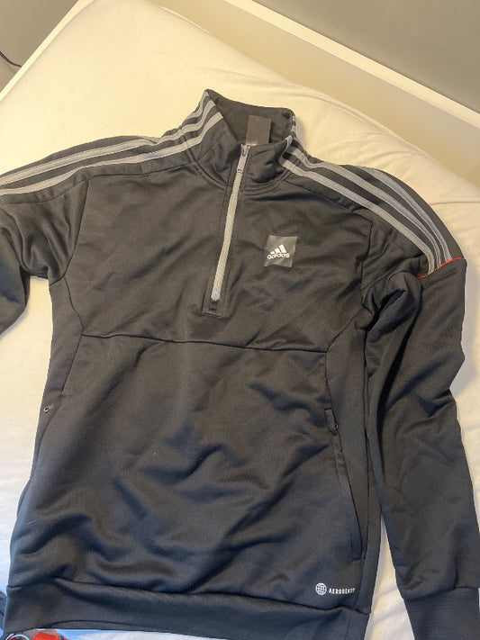 Peysa Adidas svört