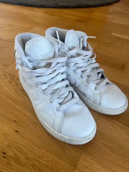 Hvítir Nike