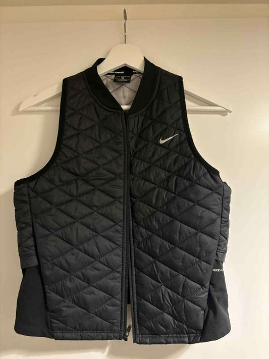 Nike vesti svart