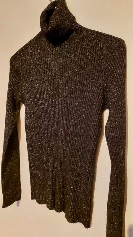 Peysa svört Massimo Dutti