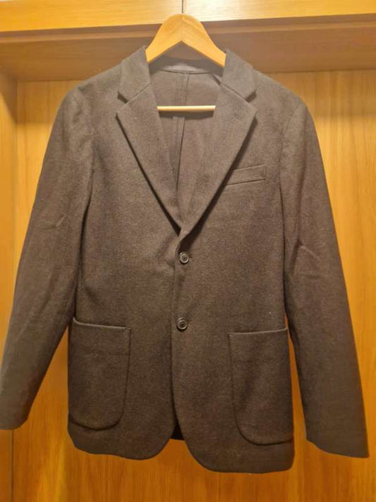Svarbrúnn jakki UNIQLO