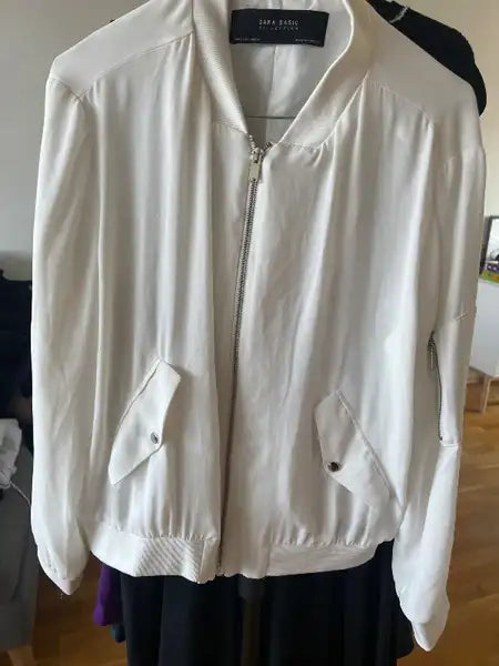 Hvítur bomber